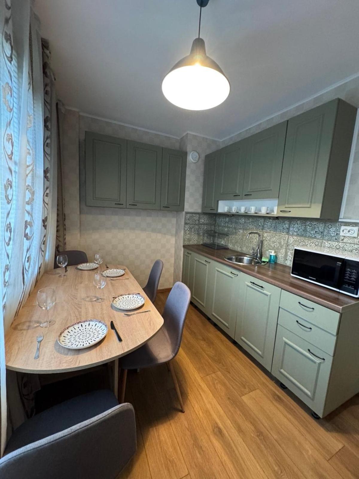 Cozy Corner In Nadezhda Apartment *